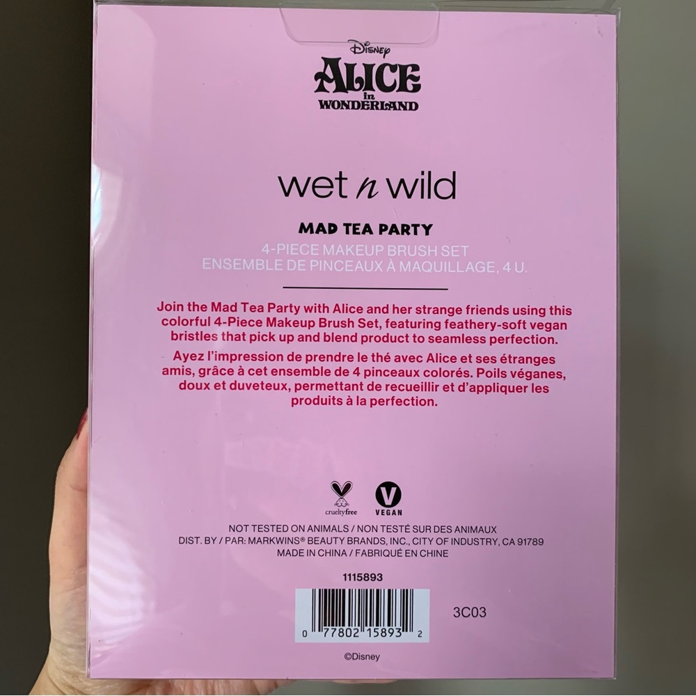 Wet N Wild Disney Alice In Wonderland Mad Tea Party 4-piece makeup Brush Set - Picture 2 of 3